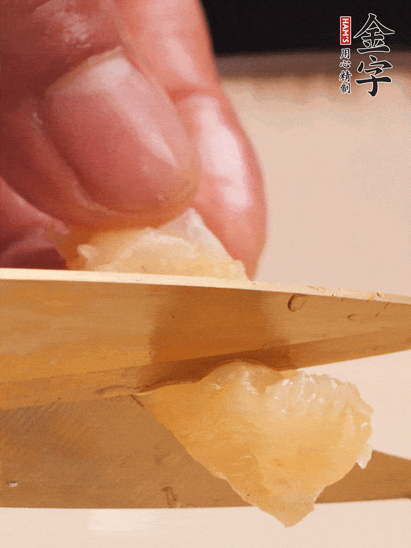 取出放入清水中，清洗表面，再剪成小段